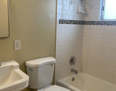 11317 1/2 Iowa Avenue - Photo Thumbnail 10