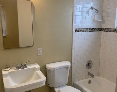 11317 1/2 Iowa Avenue - Photo Thumbnail 9
