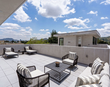 12304 Moorpark Street - Photo Thumbnail 46