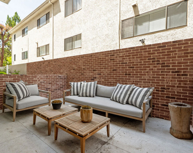 12304 Moorpark Street - Photo Thumbnail 16