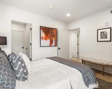 12304 Moorpark Street - Photo Thumbnail 29