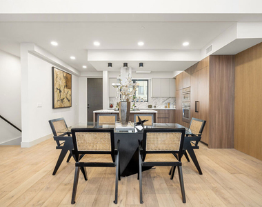 12304 Moorpark Street - Photo Thumbnail 9