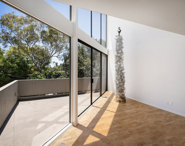 3035 Windsor Avenue - Photo Thumbnail 17