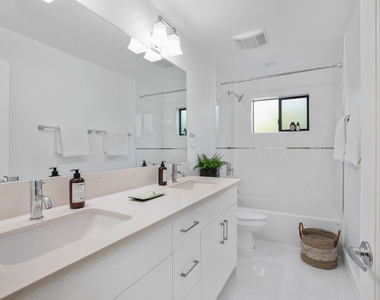 3526 Kelton Avenue - Photo Thumbnail 18