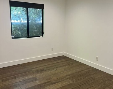 3526 Kelton Avenue - Photo Thumbnail 19