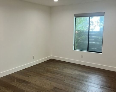 3526 Kelton Avenue - Photo Thumbnail 22