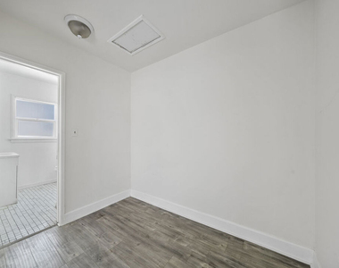 1238 S Beverly Glen Boulevard - Photo Thumbnail 6