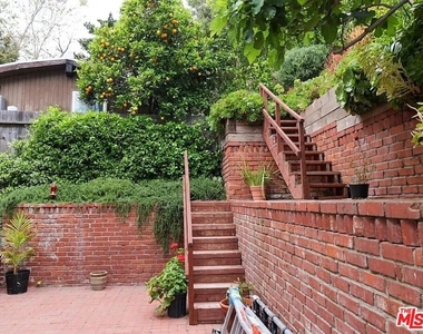 1322 N Beverly Glen Boulevard - Photo Thumbnail 14