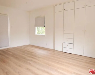 1322 N Beverly Glen Boulevard - Photo Thumbnail 11
