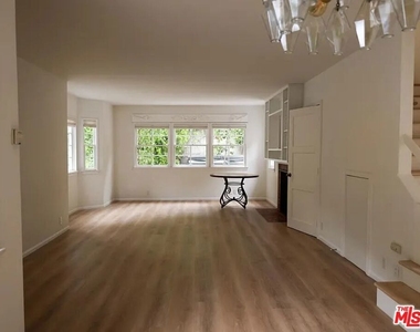 1322 N Beverly Glen Boulevard - Photo Thumbnail 2