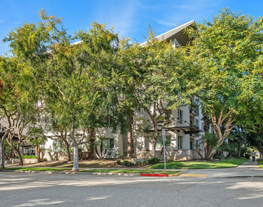 6400 Crescent Parkway - Photo Thumbnail 16