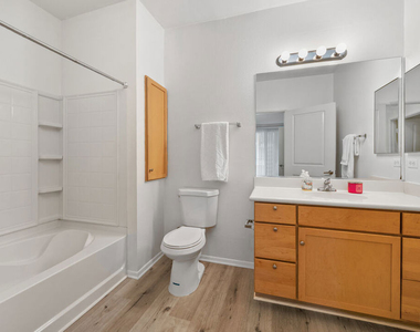 6400 Crescent Parkway - Photo Thumbnail 5