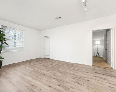 6400 Crescent Parkway - Photo Thumbnail 9