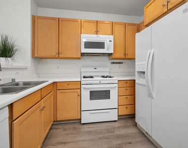 6400 Crescent Parkway - Photo Thumbnail 23