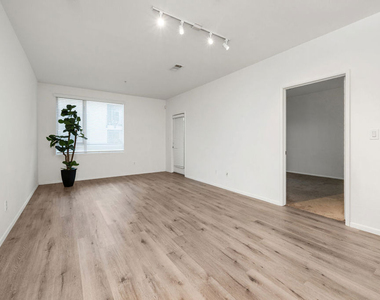 6400 Crescent Parkway - Photo Thumbnail 24