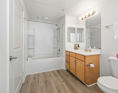 6400 Crescent Parkway - Photo Thumbnail 8