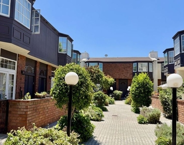 5420 Lindley Avenue - Photo Thumbnail 1