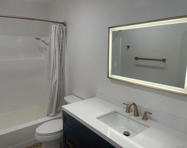 1834 Eastwood Lave - Photo Thumbnail 13