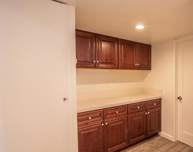 930 B - Photo Thumbnail 25
