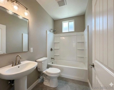 5372 Nutmeg St - Photo Thumbnail 6