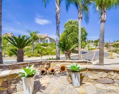2703 Lobelia - Photo Thumbnail 9