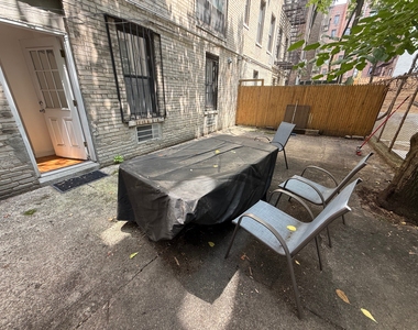 440 East 78th Street - Photo Thumbnail 4