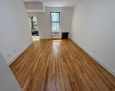 440 East 78th Street - Photo Thumbnail 1