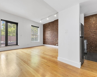 23 West 94th Street - Photo Thumbnail 2