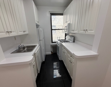 440 East 78th Street - Photo Thumbnail 3