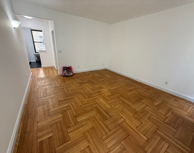 440 East 78th Street - Photo Thumbnail 2