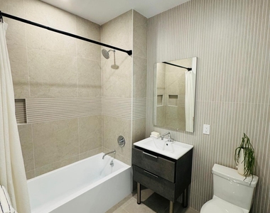 706 E32nd - Photo Thumbnail 6
