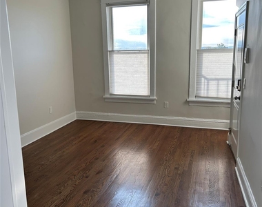 195 Main Street - Photo Thumbnail 1