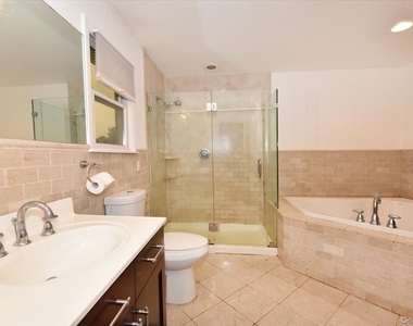 109 Charles Street - Photo Thumbnail 16