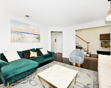 109 Charles Street - Photo Thumbnail 3