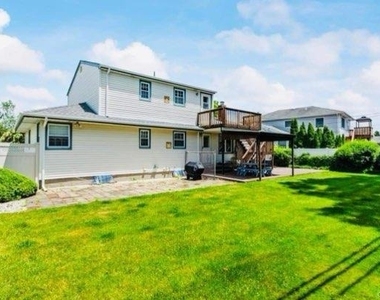 12 Lenore Avenue - Photo Thumbnail 1