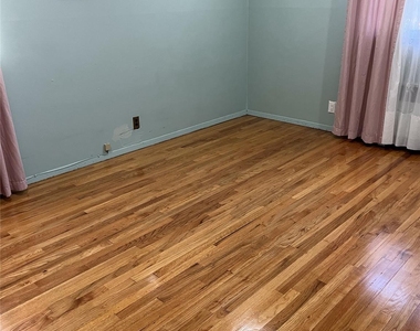 12 Lenore Avenue - Photo Thumbnail 6