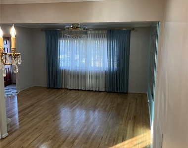 12 Lenore Avenue - Photo Thumbnail 4