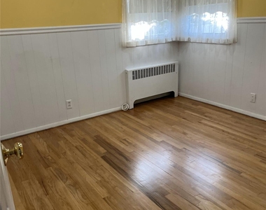 12 Lenore Avenue - Photo Thumbnail 10