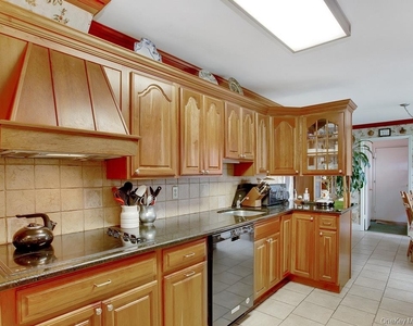 160 Dove Hill Drive - Photo Thumbnail 2