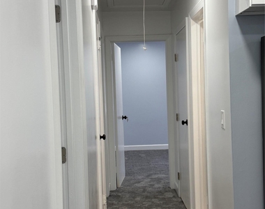 21 Cochran Place - Photo Thumbnail 8