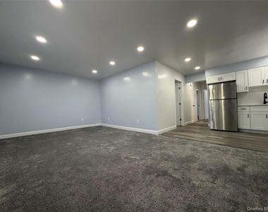 21 Cochran Place - Photo Thumbnail 2