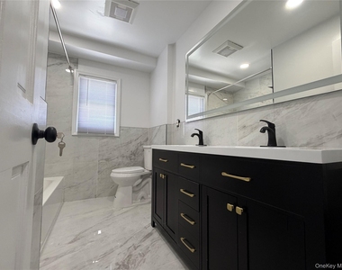 21 Cochran Place - Photo Thumbnail 3