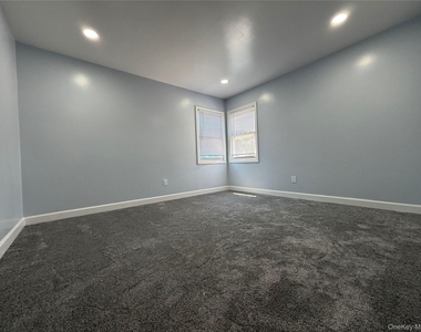 21 Cochran Place - Photo Thumbnail 7