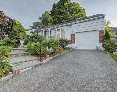 6 Westwind Road - Photo Thumbnail 2