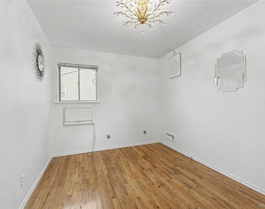 6 Westwind Road - Photo Thumbnail 18