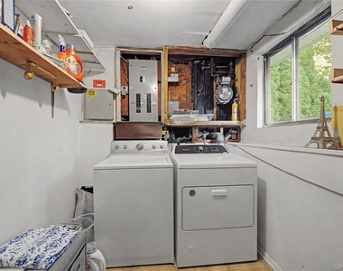 6 Westwind Road - Photo Thumbnail 12