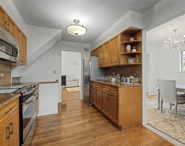 6 Westwind Road - Photo Thumbnail 7