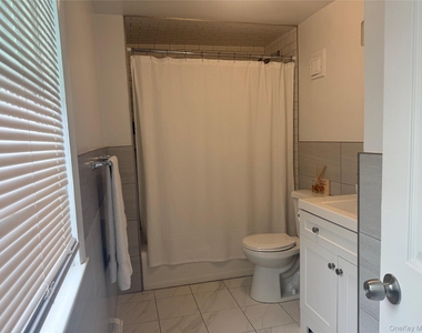 37 Edgemont Road - Photo Thumbnail 8