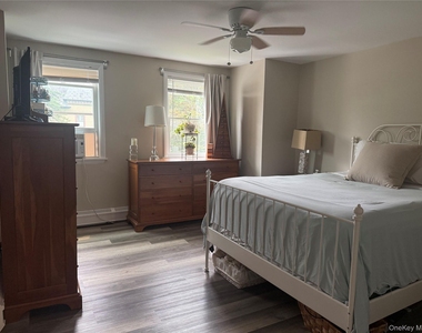 37 Edgemont Road - Photo Thumbnail 7