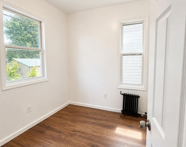 407 Victory Avenue - Photo Thumbnail 14